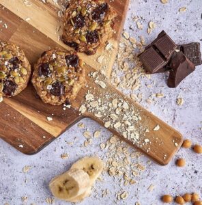 CHUNKY BANANA CHICKPEA COOKIES wth ingredients