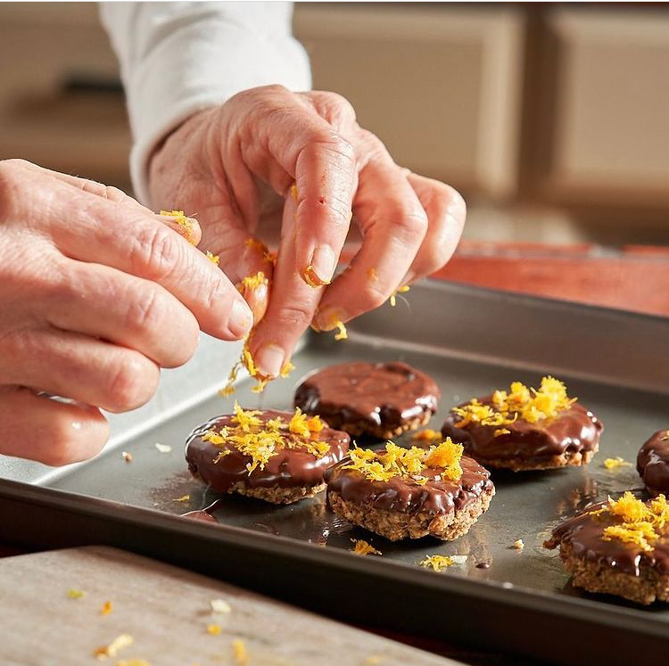 Hazelnut cookies in tray